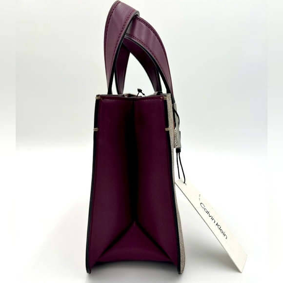 CALVIN KLEIN - Audrey Crossbody Bag - Picture 6 of 11